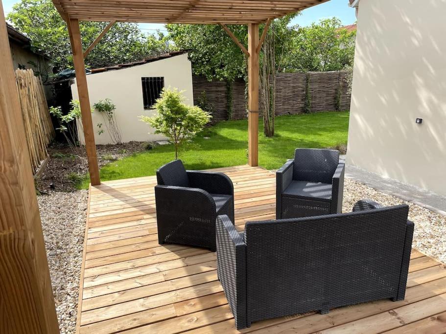 Holiday home Petite Maison Avec Jardin Au Calme